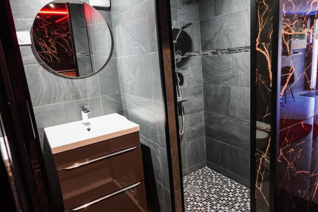 Love Room Passion Saint-Hilaire-de-Talmont المظهر الخارجي الصورة